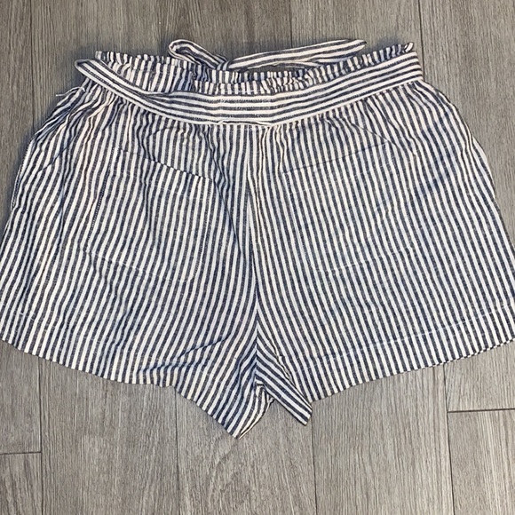 bcbg striped linen shorts - Picture 4 of 4